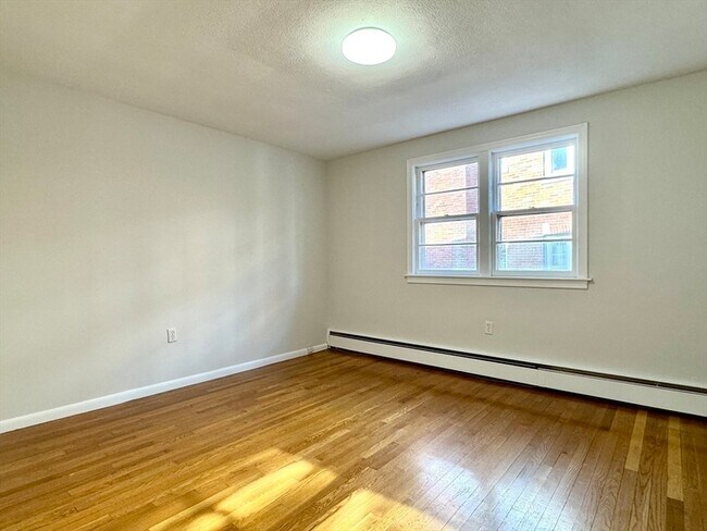 Building Photo - 206 High St