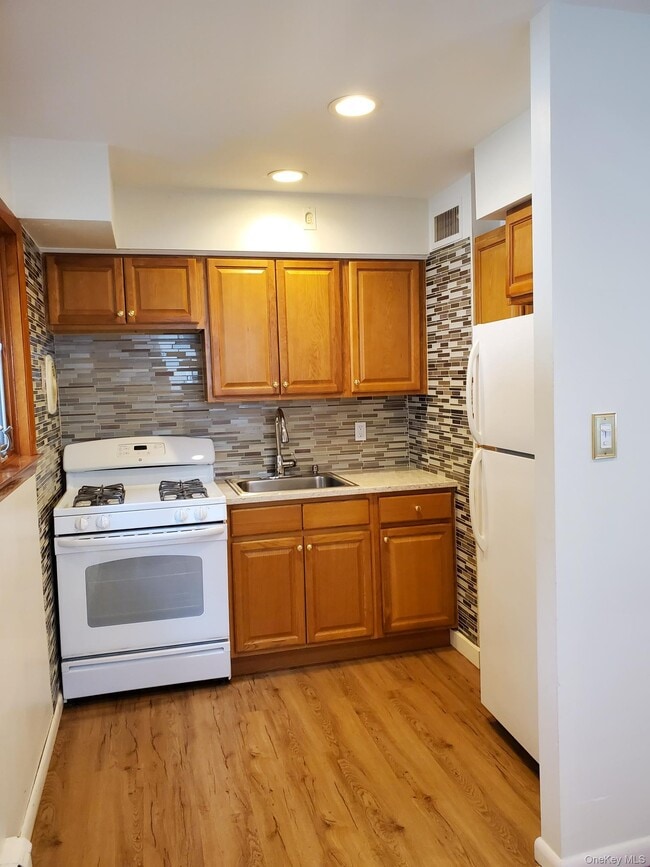 Building Photo - 55 Juniper Rd