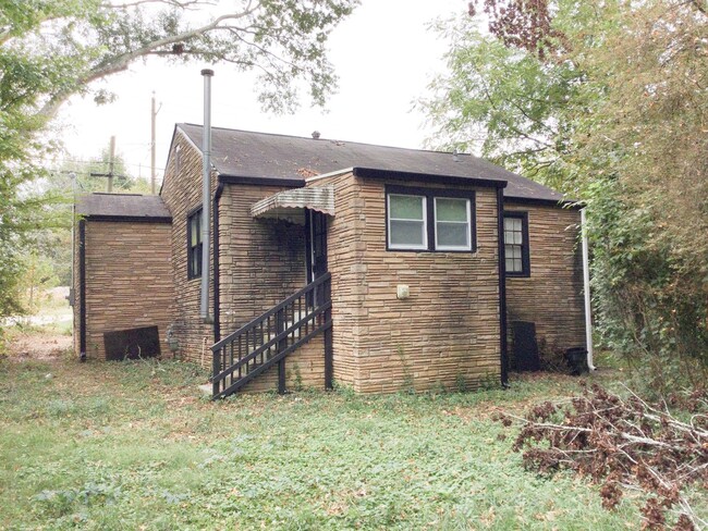 Building Photo - 2 Bedroom house