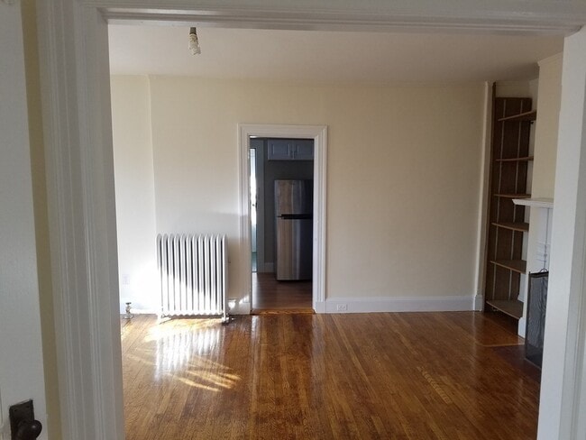 Building Photo - 41 Linnaean St