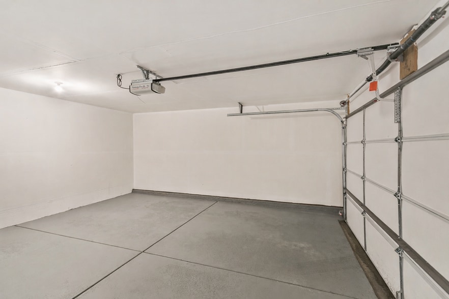 Building Photo - 1171 Mount Vernon Dr