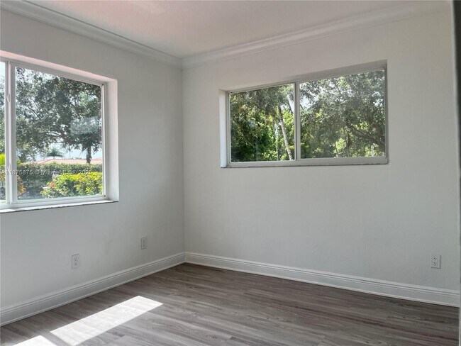 Building Photo - 3310 SW 82nd Ave