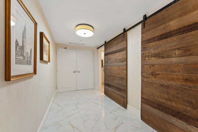 Building Photo - 155 S Ocean Ave