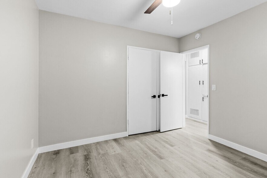 Building Photo - 113 S Lillie Ave