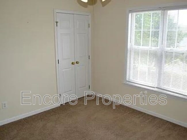 Building Photo - 1961 Talamore Ct