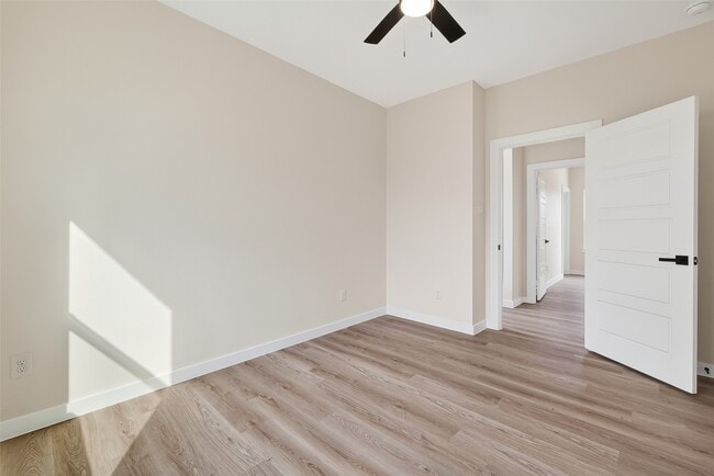 Building Photo - 5523 Haight St