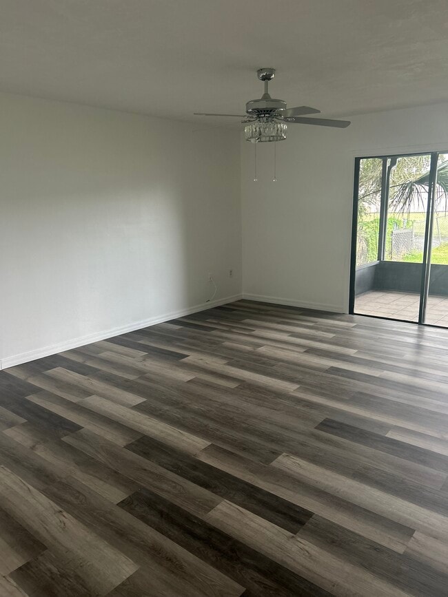 Building Photo - 16 Bogart Pl