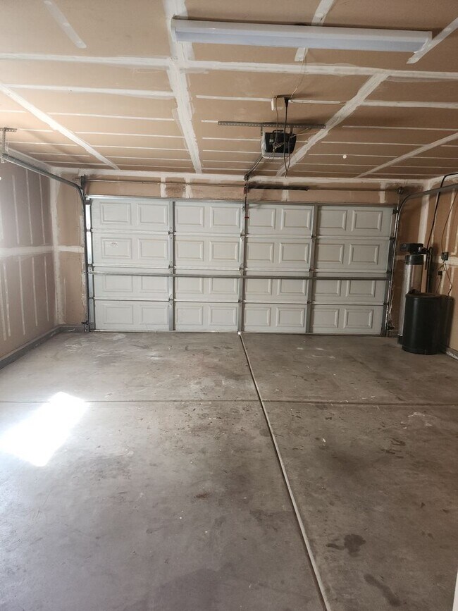 Building Photo - Salida 3 bedroom 2 bathroom