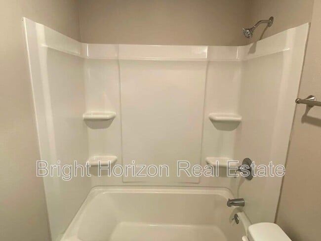 Building Photo - 1017 Mullins St