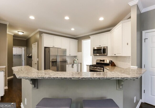 Building Photo - 3119 Swallow Dr NE