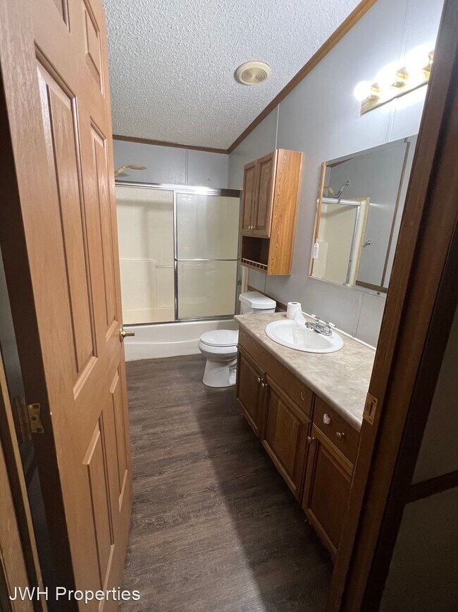 Building Photo - 3 br, 2.5 bath House - 681 Red Chute Lane