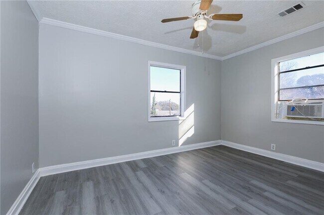 Building Photo - 953 Washington St SW