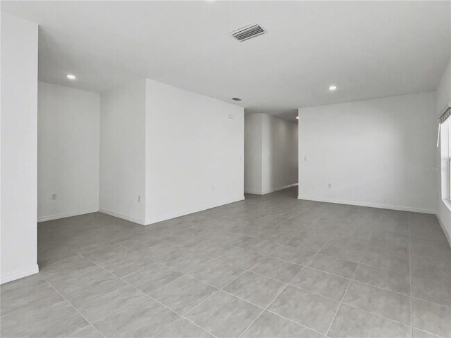 Building Photo - 1931 Rosewood Cir