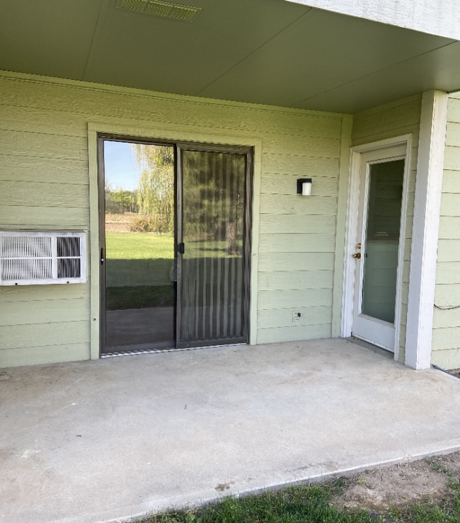 Building Photo - 3500 Rolling Green Dr