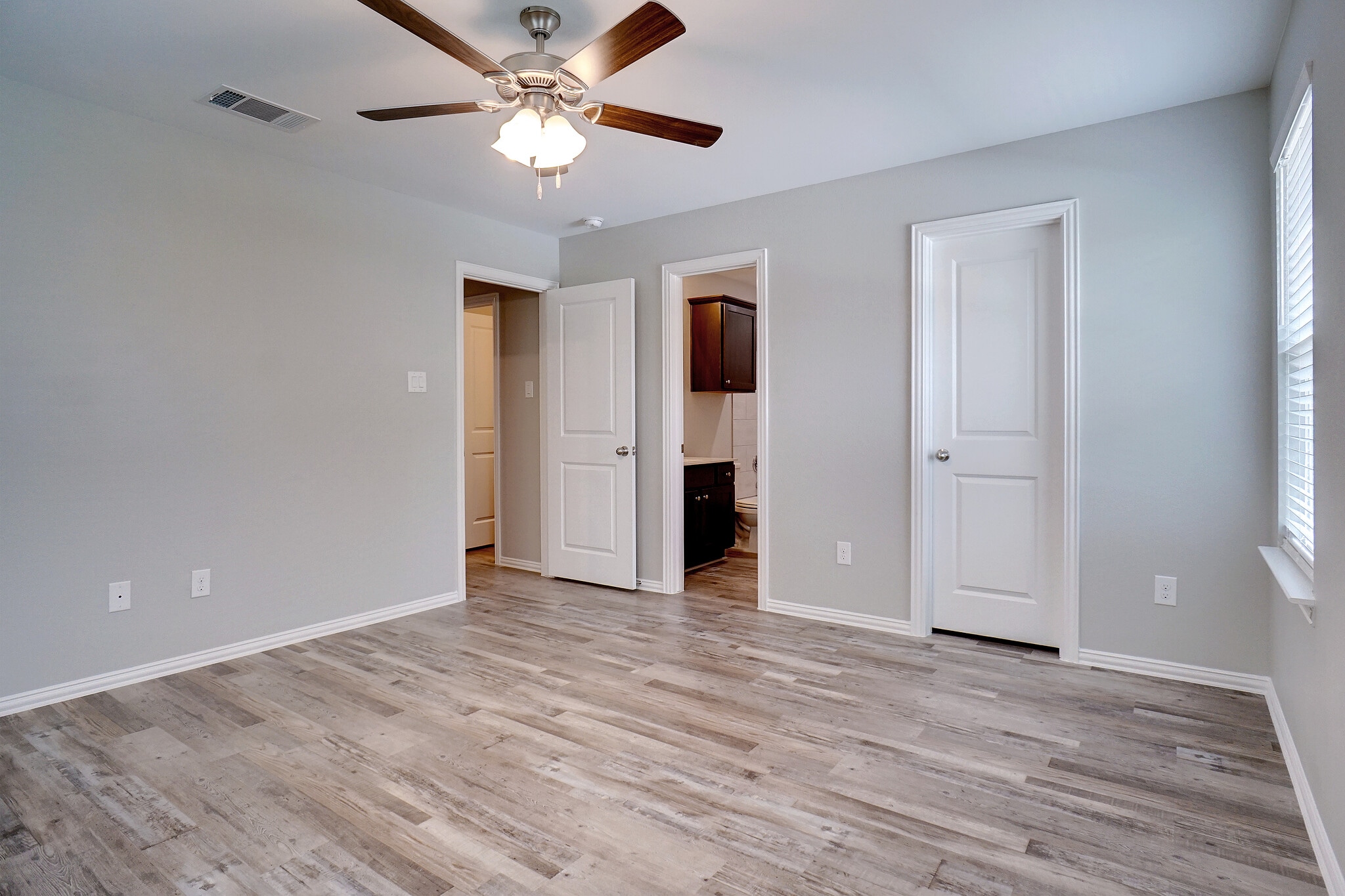 Master Bedroom - 1923 S Jennings Ave