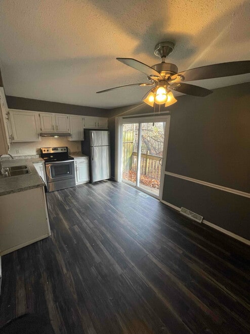 Building Photo - 3213 Schuetzen Ln