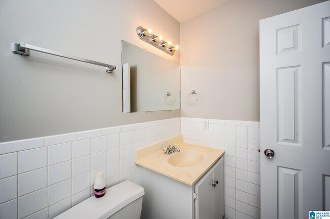 Building Photo - 1112 Kawanda Ln