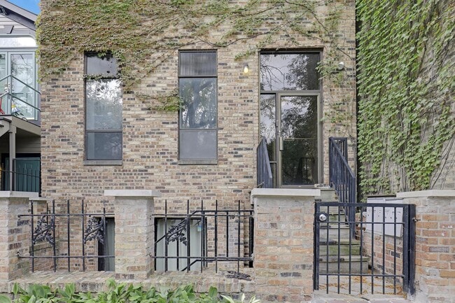 Building Photo - 1726 N Sedgwick St