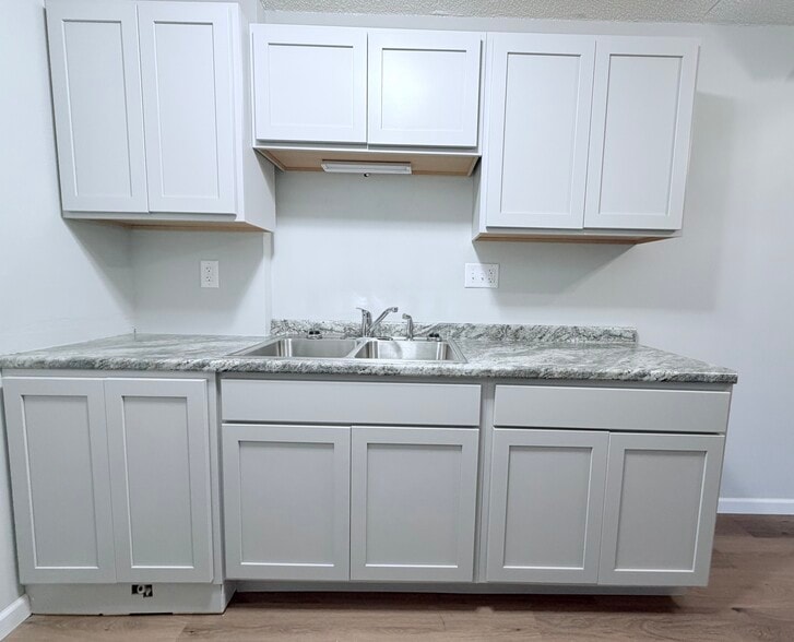 Building Photo - Riverview Tower Apartments