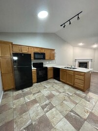 Building Photo - 3624-3626 Thornhill Circle W-TBROS