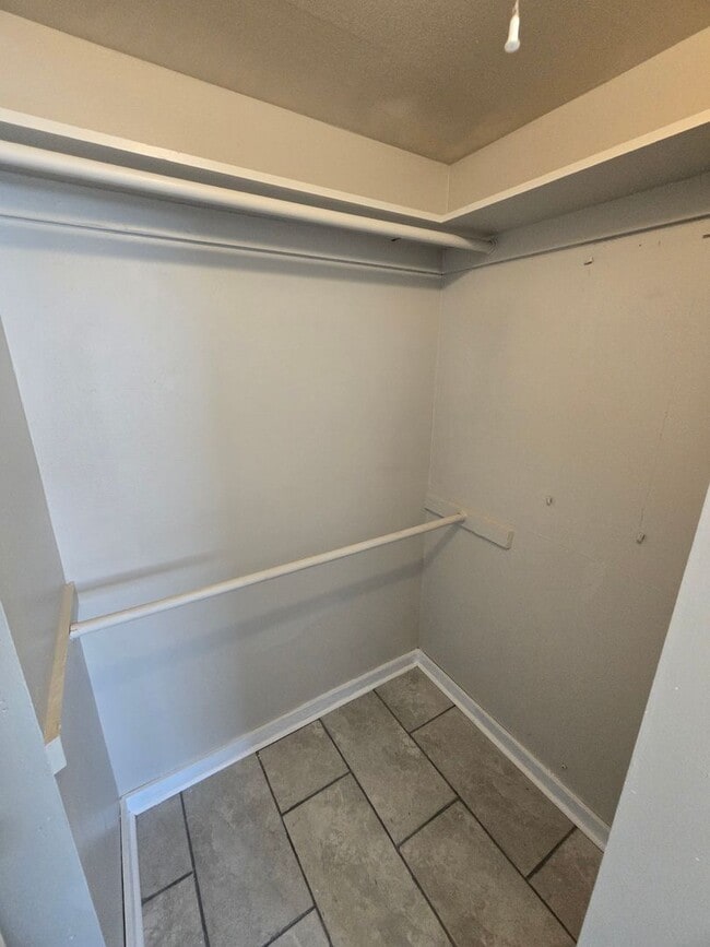 Building Photo - 2217 Villano Ave
