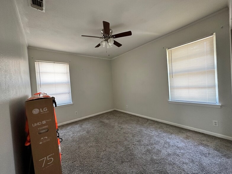 Building Photo - 3401 Princeton Dr