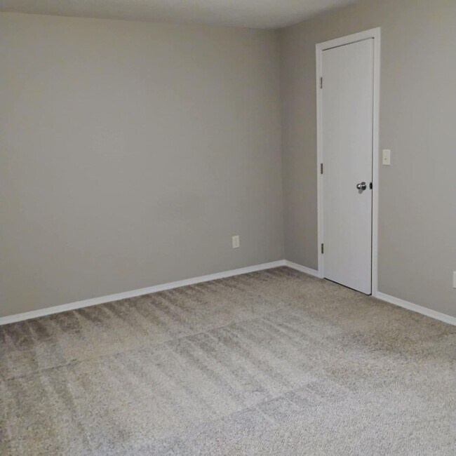 Building Photo - 1818 N Nickelton Ct