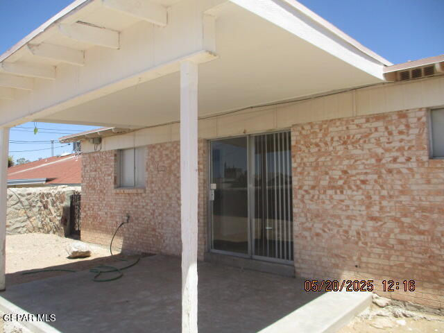 Building Photo - 6817 Escondido Dr