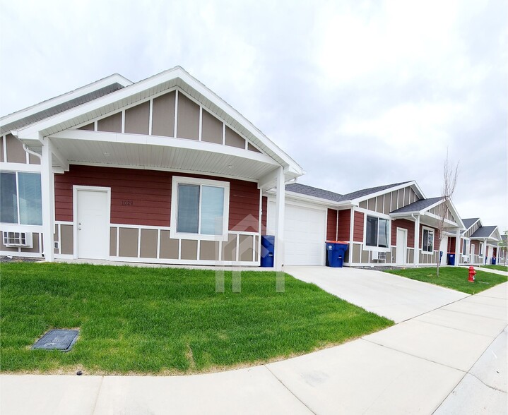 Building Photo - Golden Eagle Patio Home Apartments