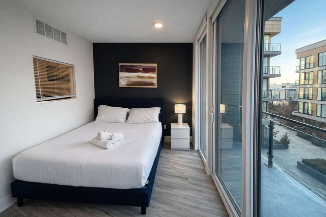 Building Photo - 1214 N American St