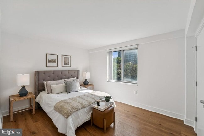 Building Photo - 800 4th St SW