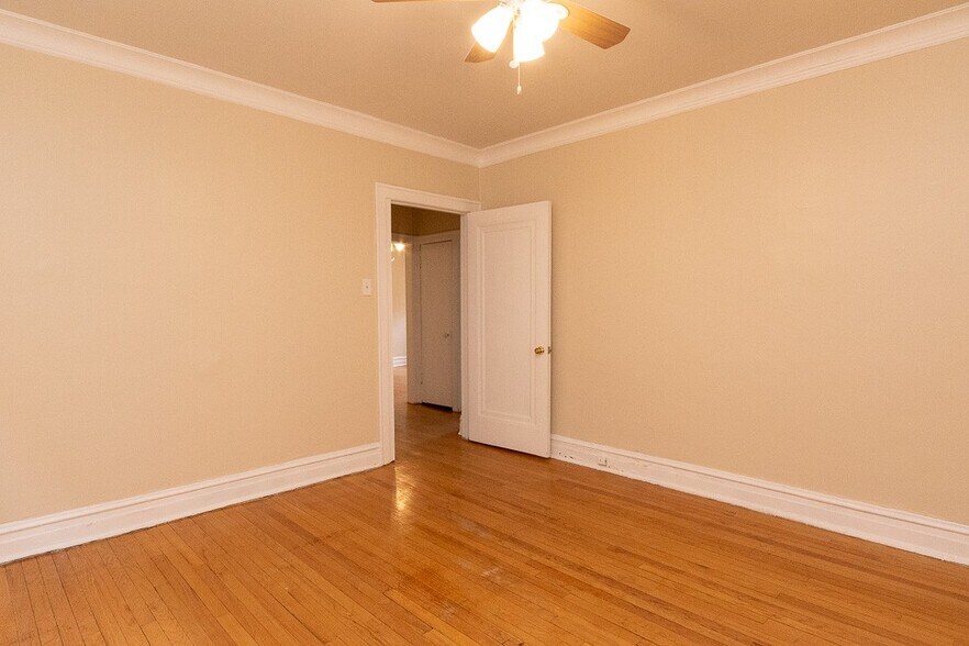 Building Photo - 4409 N Kenneth Ave
