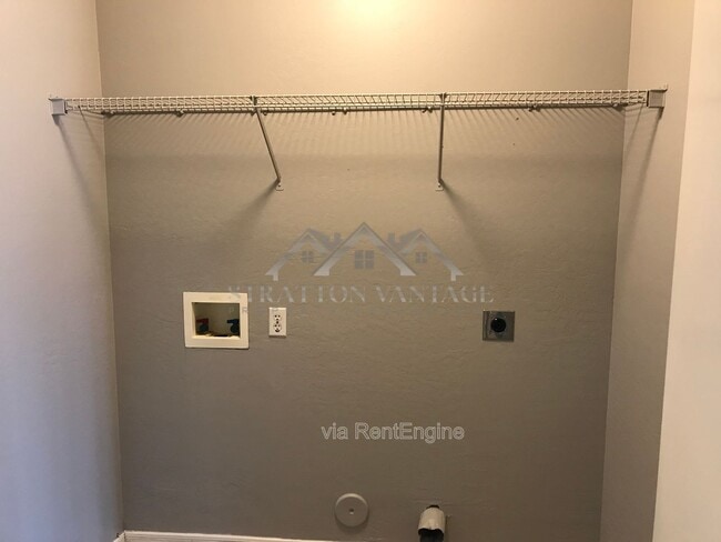 Building Photo - 12525 W Rosewood Ln