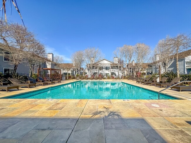 Building Photo - 13 Schooner Ct