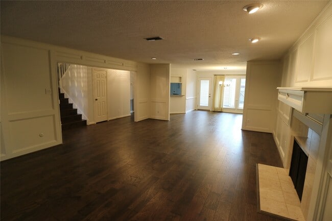 Building Photo - 9939 Kemp Forest Dr