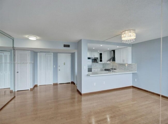 Building Photo - $2,900MONTHLY;11930 N BAYSHORE DR #601 NOR...