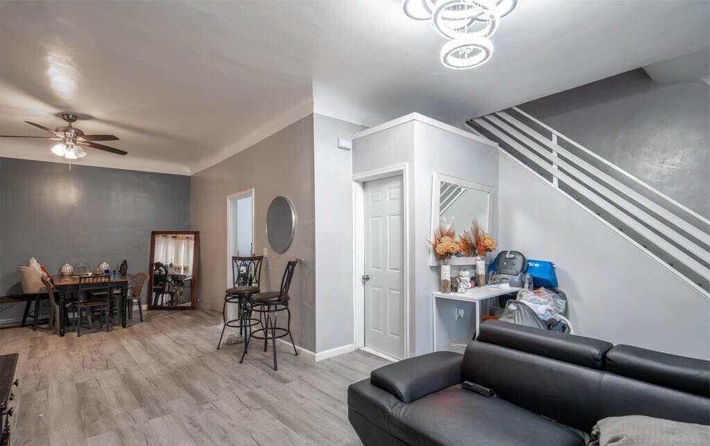 Building Photo - 1230 Vine St