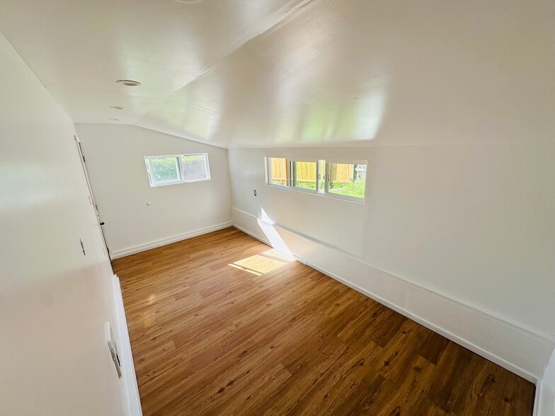 Building Photo - 5640 23rd Ave SW