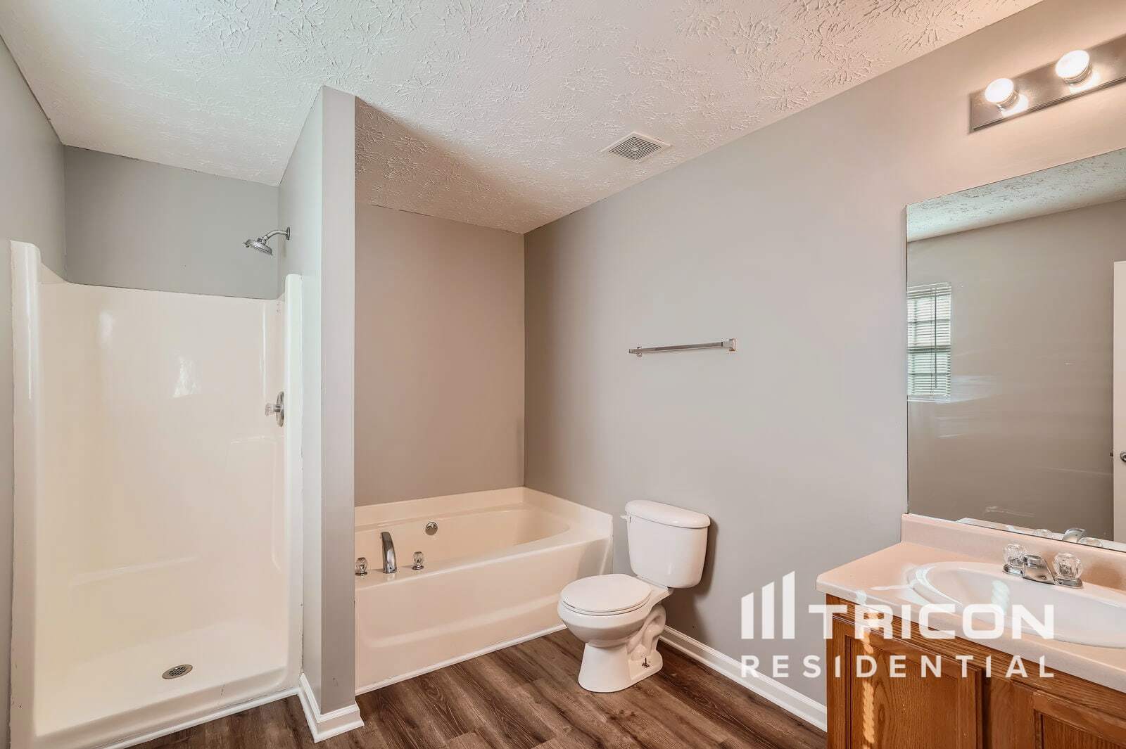 Building Photo - 1476 Steam Engine Way NE