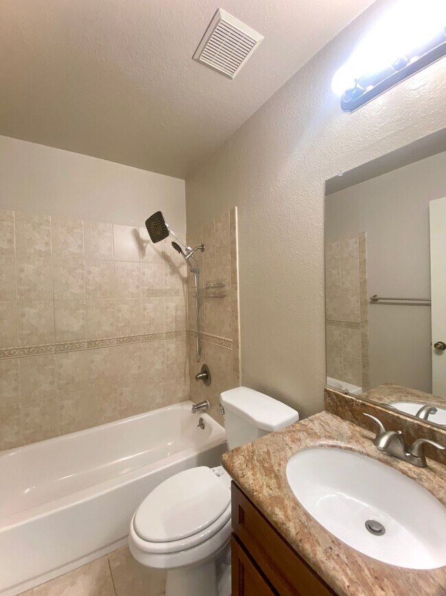 Building Photo - Beautiful Ardenwood home with Loft Availab...