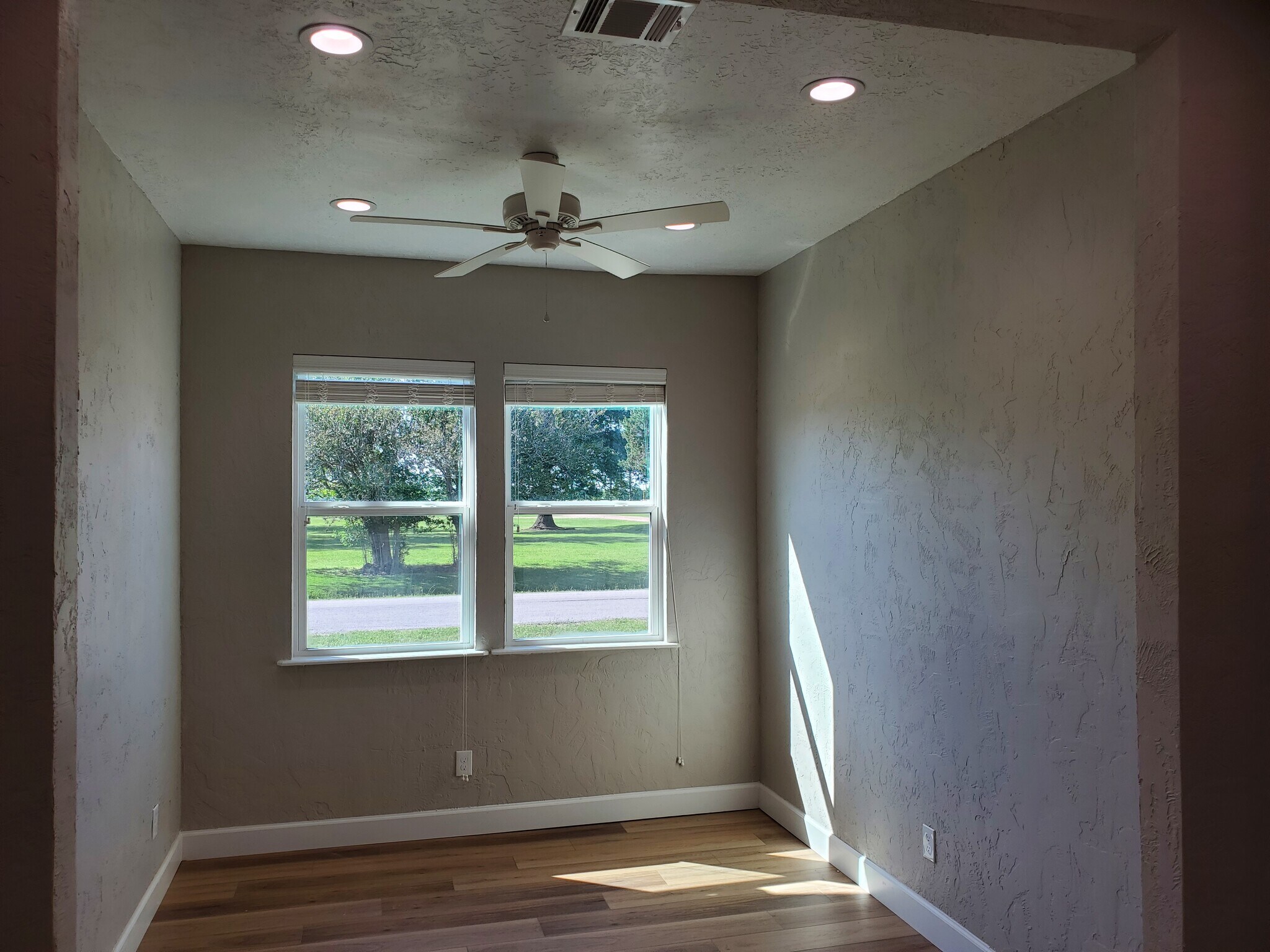 Building Photo - 6823 Guyler St