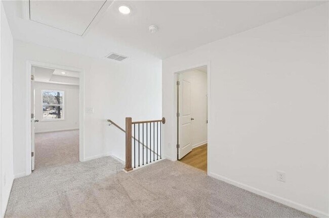 Building Photo - 64 Silverleaf Trl