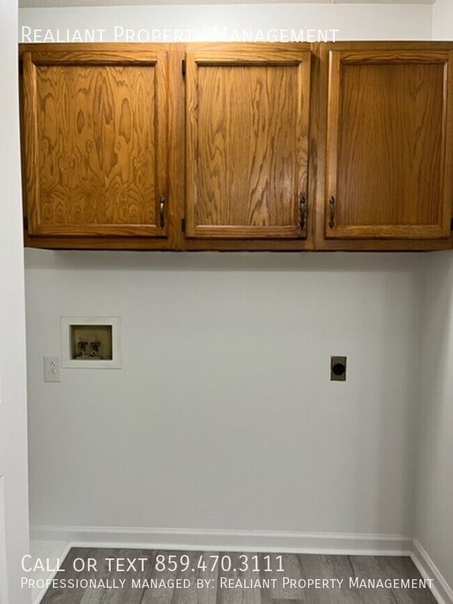 Building Photo - 620 Barefoot Dr