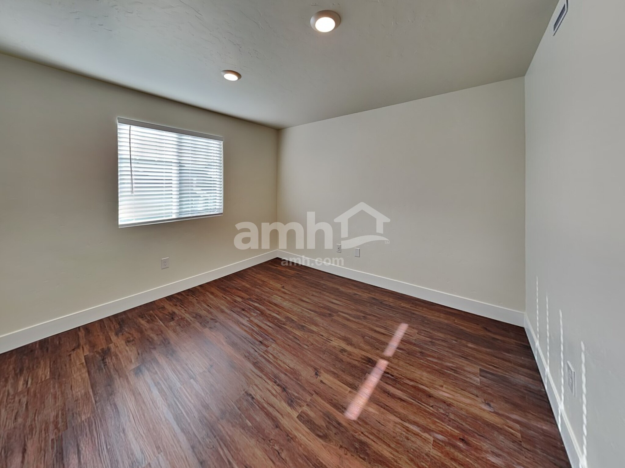 Building Photo - 4065 N Keklik Ave