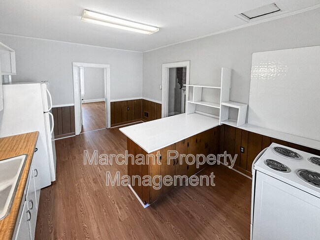 Building Photo - 24 Jones St