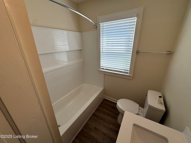 Building Photo - 3912 Massie Ave