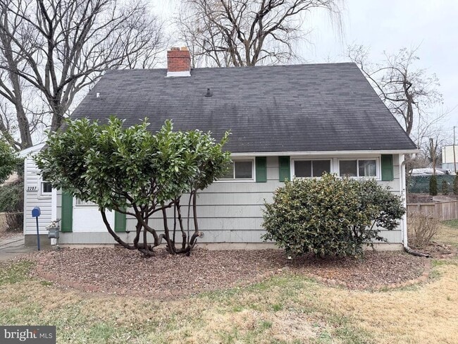 Building Photo - 2207 Luzerne Ave