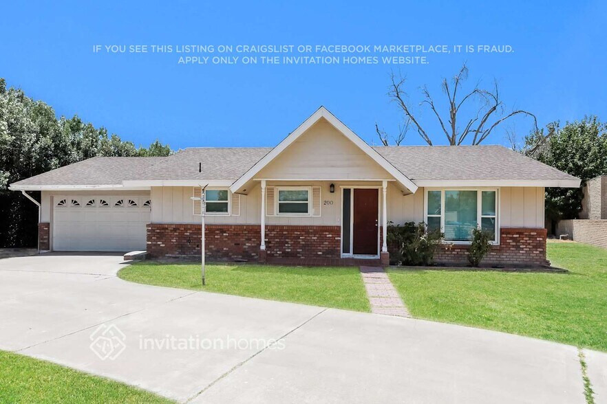 Primary Photo - 200 N Miller St