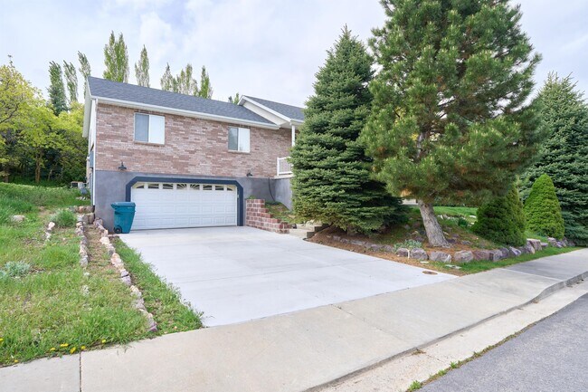 Building Photo - 850 E 550 S