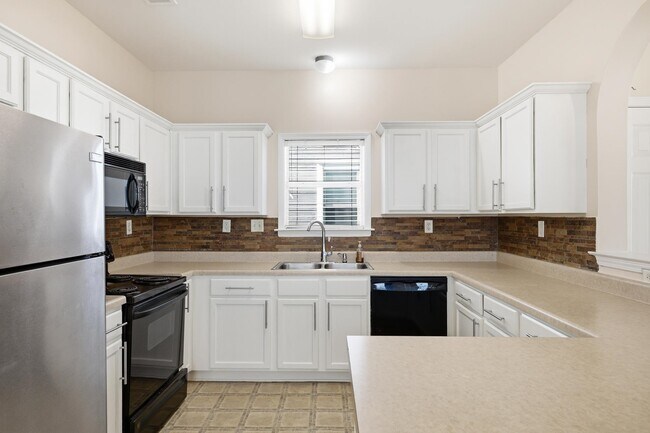 Building Photo - 1277 Island Pl E